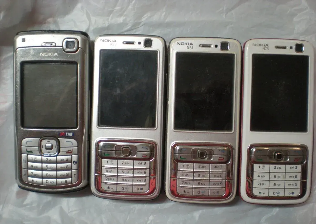 Nokia N73 a N70
