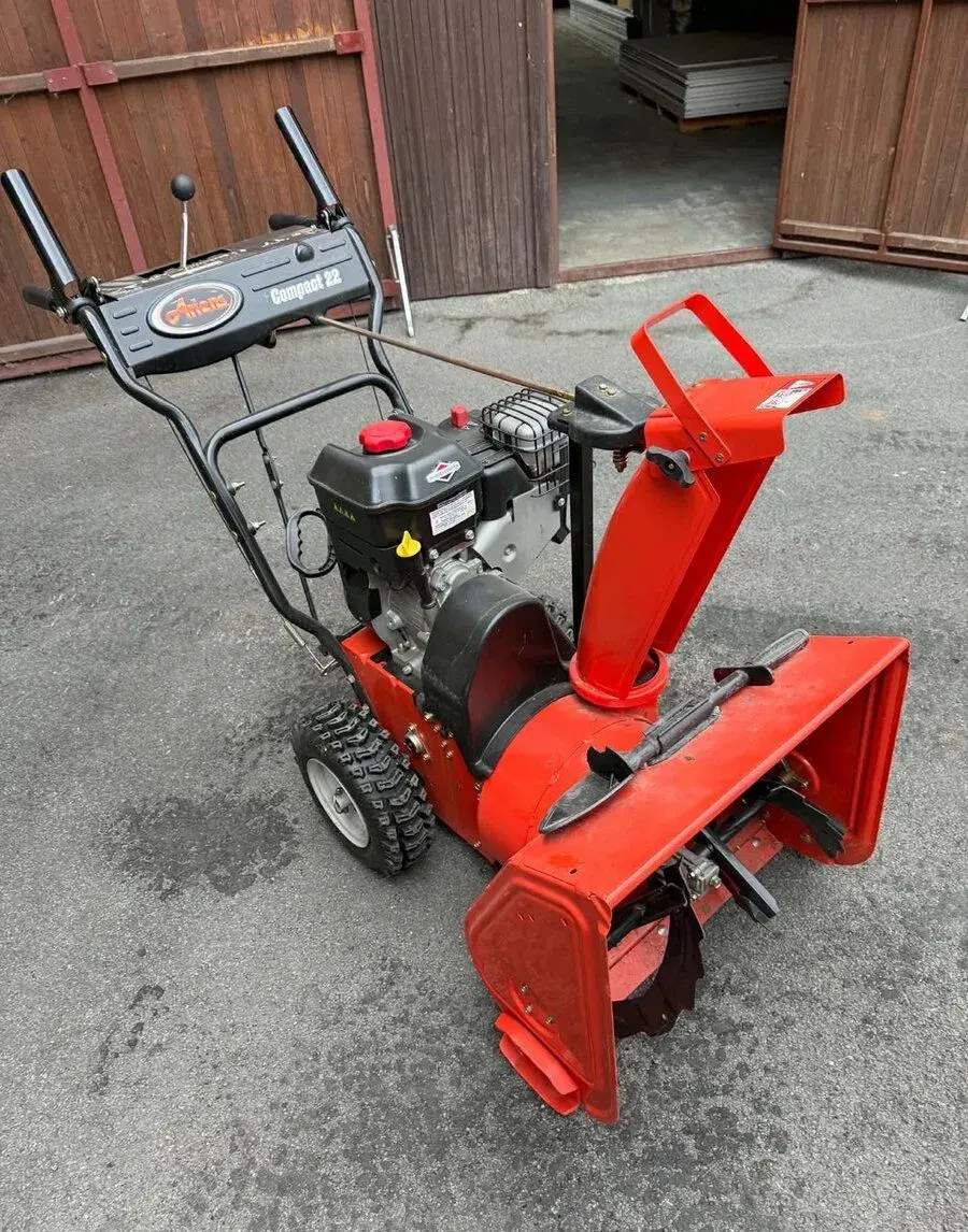 Zánovní sněhová fréza Ariens Compact 22 (Briggs & Stratton)