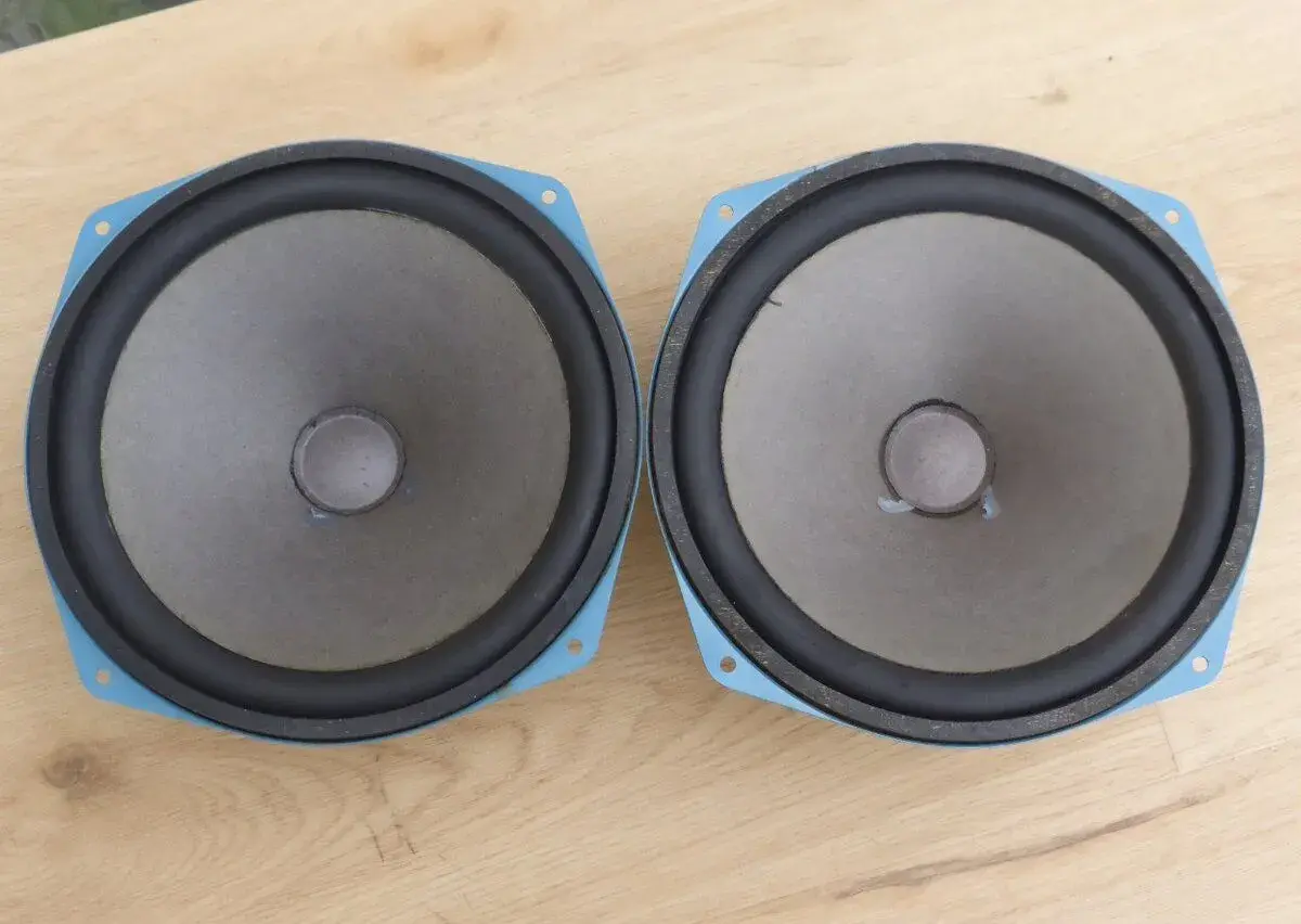 Reproduktory TESLA ARN 664