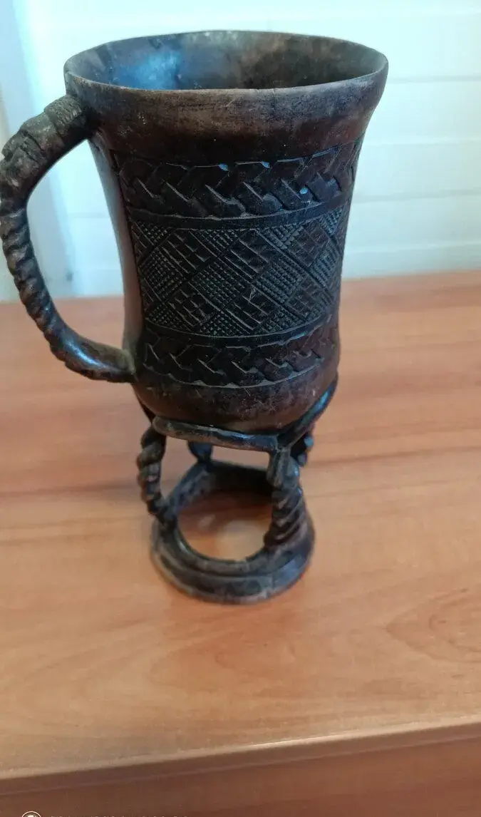 Rituální africký pohár na víno – kmen Kuba (Kongo) – 23 cm