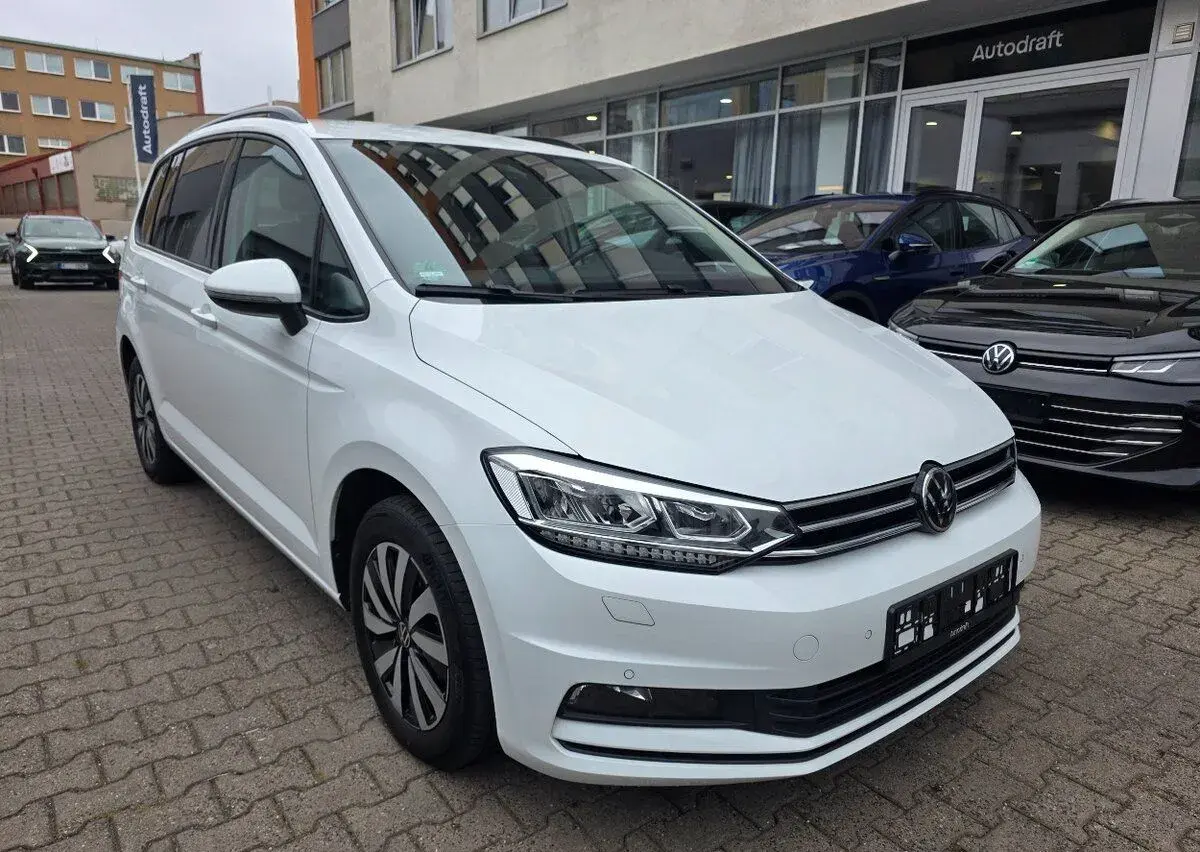 Volkswagen Touran – 2023, 169 908 km