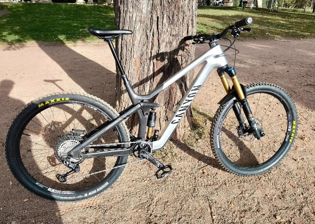Canyon Strive CFR 2025