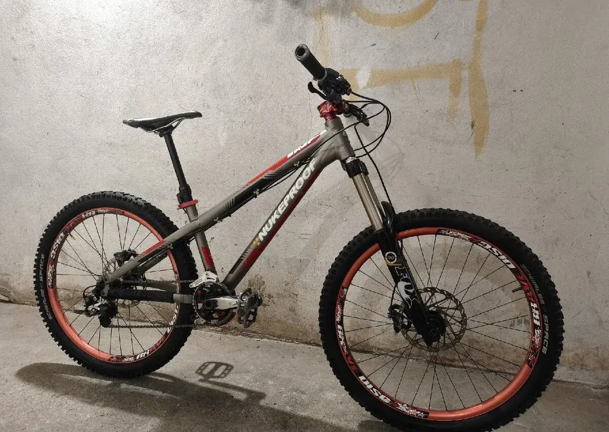 Nukeproof Snap dirt