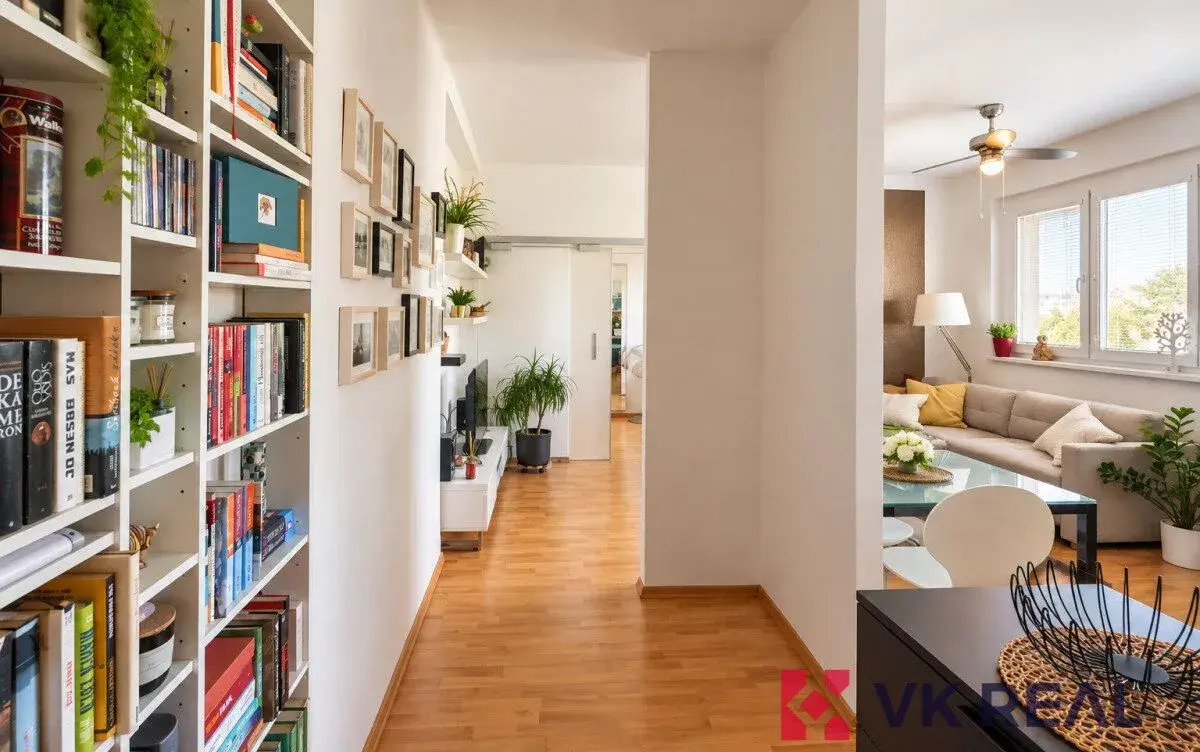Prodej bytu 2+kk, celková plocha cca 45 m2, ul. Mládeže 458/