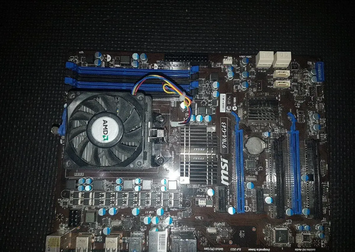 2ks Základní deska AM3+ MSI 970A-G43 na díly.