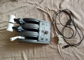 Thrustmaster Boeing quadrant