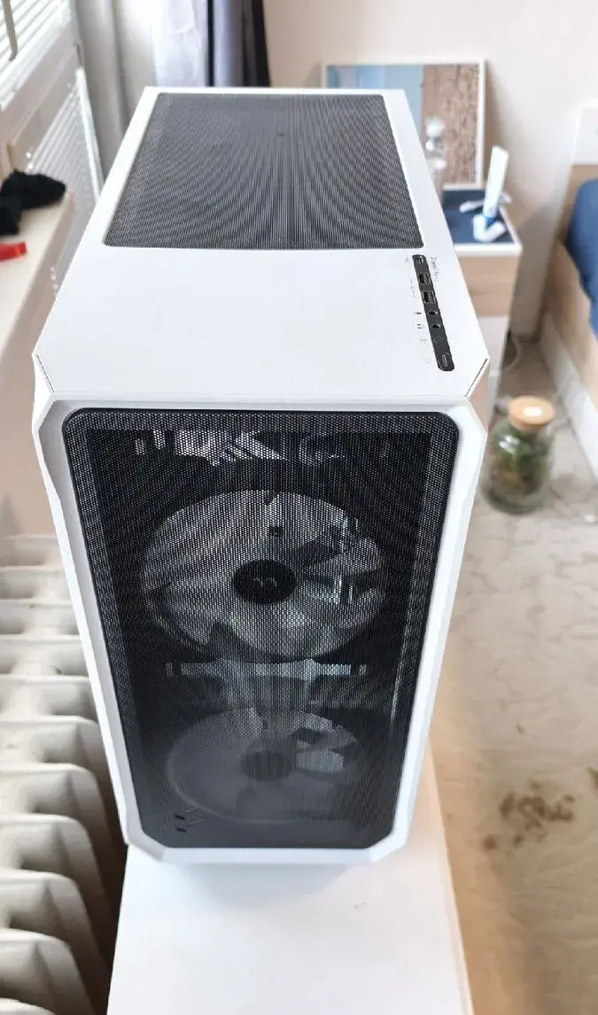 FRACTAL DESIGN Focus 2 PC skříň