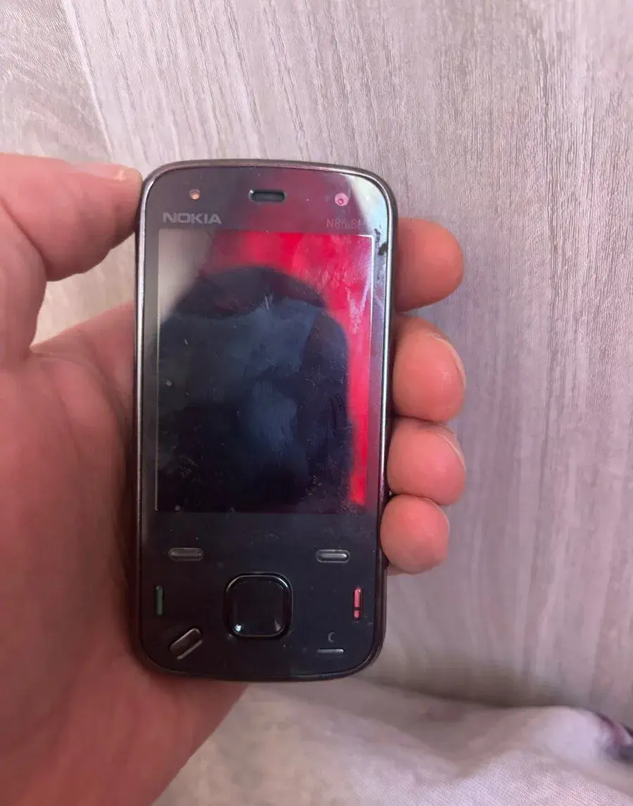 Nokia N86 na náhradní díly