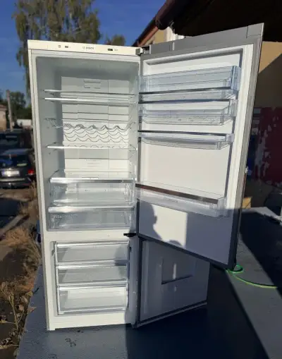 BOSCH NoFrost VitaFresh – kombinovaná lednice s mrazákem