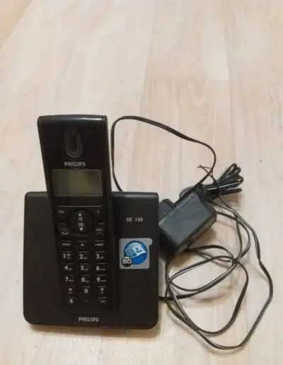 Bezdrátový telefon na pevnou linku Philips SE150