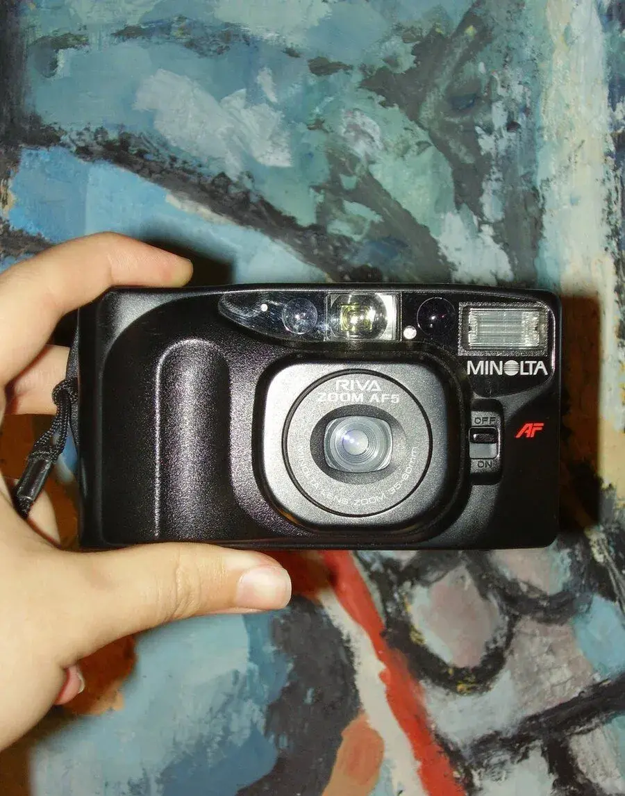Minolta Riva Zoom AF5 kinofilm