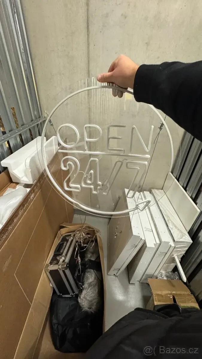 Neonový reklamni nadpis/tabule open 24/7