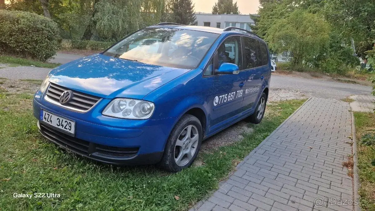 KRÁSNÝ TOURAN