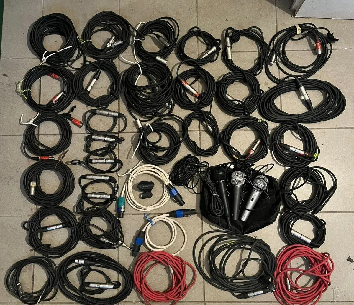 Kompletní sada 36 audio kabelů XLR, jack, Speakon + mikro
