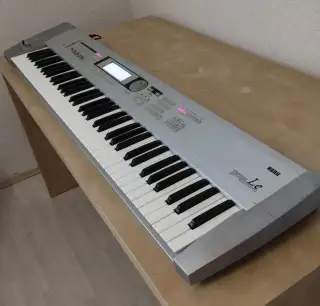 Korg Triton Le-76