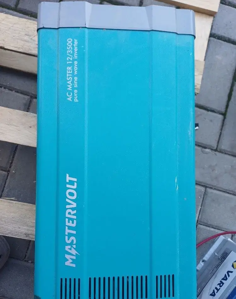 Měnič napětí Mastervolt AC Master 12/3500