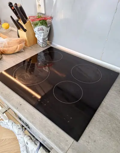 Sklokeramická varná deska IKEA