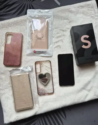 Samsung Galaxy S22 + příslušenství
