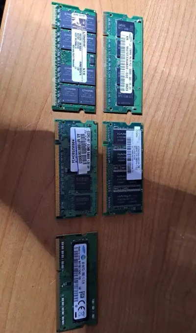 Paměti notebook různé 4Gb 256 Mb