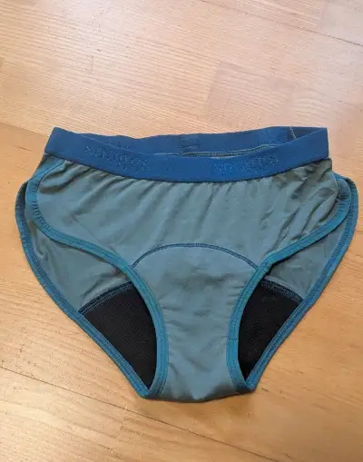 Snuggs active xs, menstruační kalhotky pro mladší dívky
