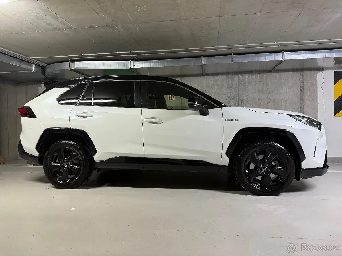 Rav4,2.5HSD,163kw,4x4,11/2021,11933km,ČR,1.MAJ,ZÁRUKA,DPH