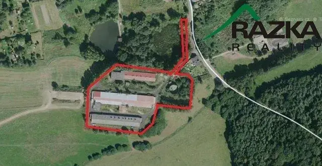 Zemědělský areál (2 ha) v obci Velké Dvorce, okr.
