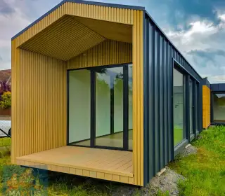 Modulový prefabrikovaný zateplený domek se sedlovou střechou
