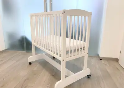 Pojízdná postýlka pro děti
