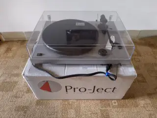 Pro-ject debut 2 gramofon