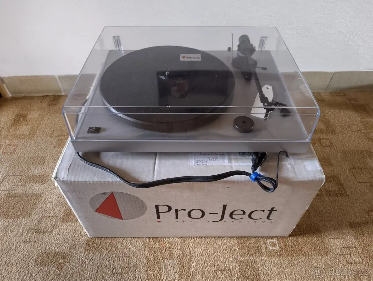 Pro-ject debut 2 gramofon