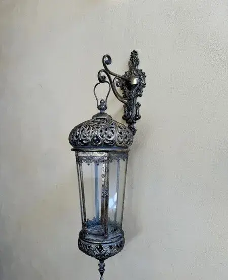 NÁSTĚNNÁ LUCERNA S KONZOLÍ 72 cm