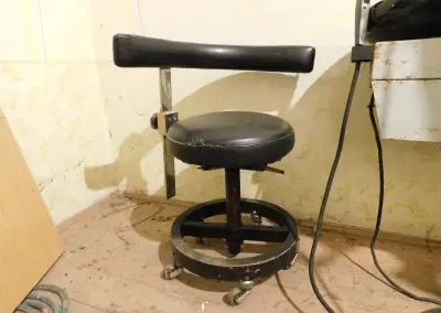 Zdravotnická židle Chirana, otočná, pístová (vzduchová)