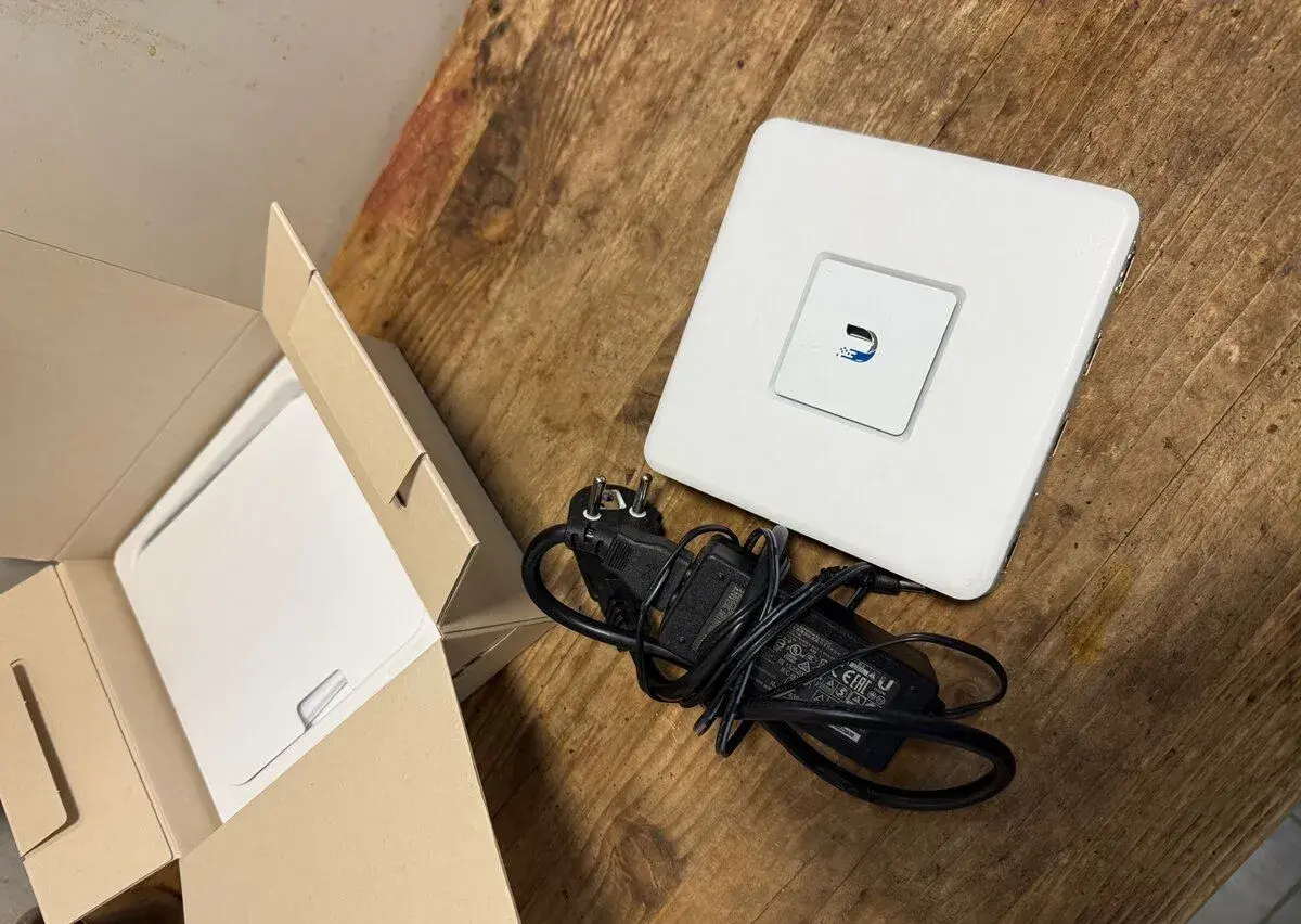USG 3P Unifi Buquiti Security Gateway router