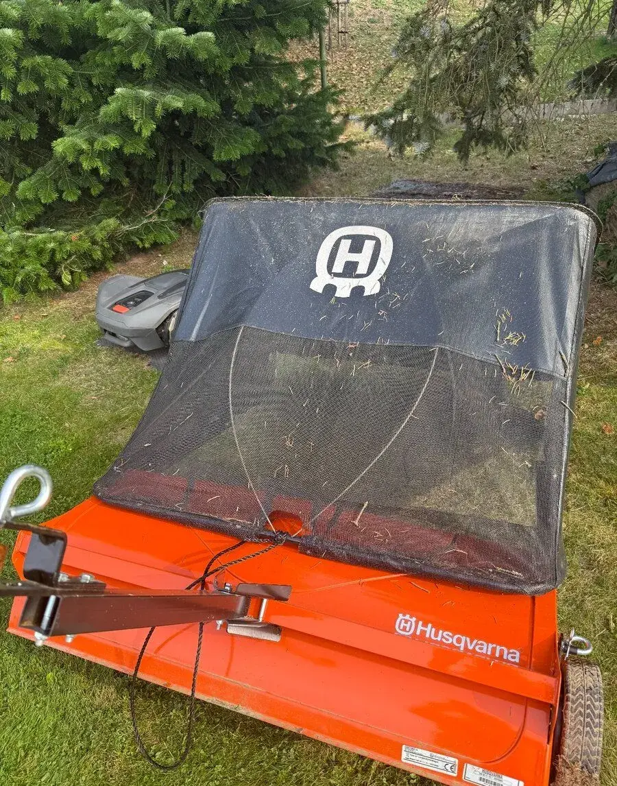 mechanický sběrač listí