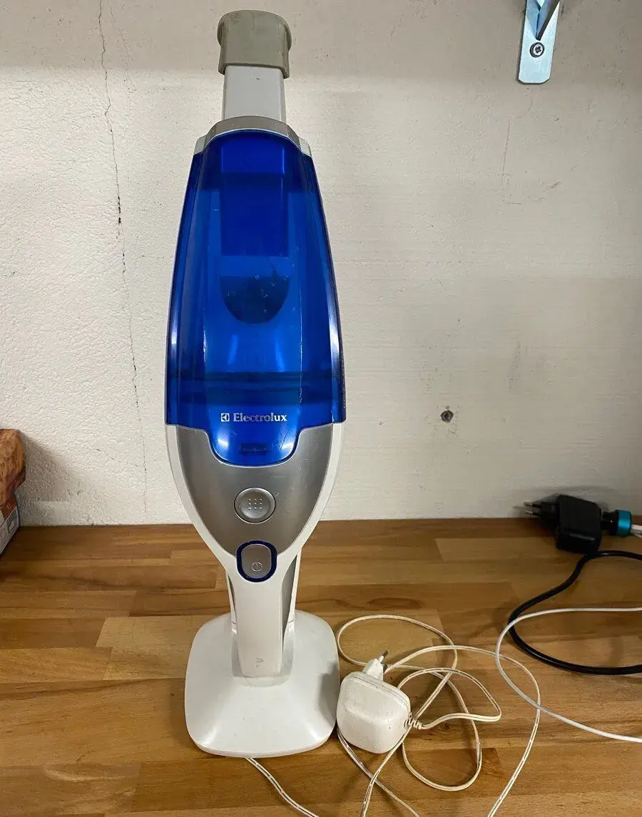 Ruční vysavač Electrolux ZB404WD
