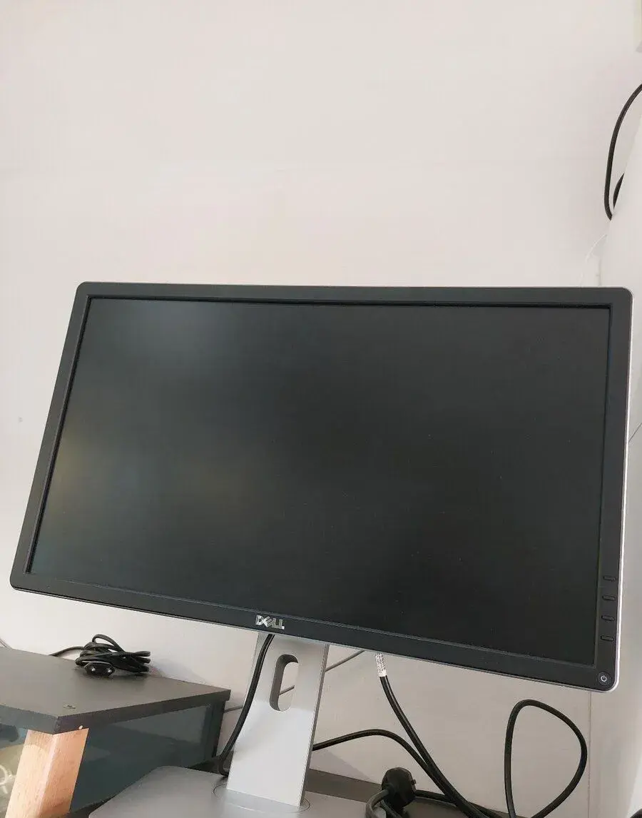 Monitor DELL 24" Full HD, pěkný stav