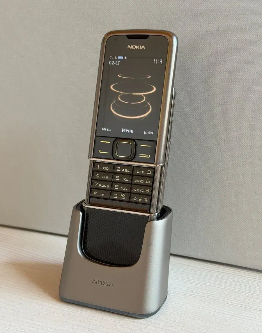 NOKIA 8800 Carbon Arte + originál dock
