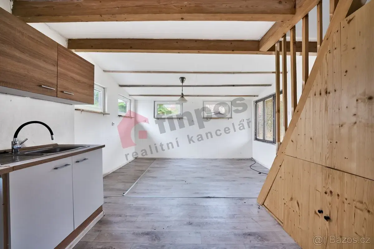 Prodej chaty 53 m2 na pozemku 805 m2 v Kostelci u Holešova