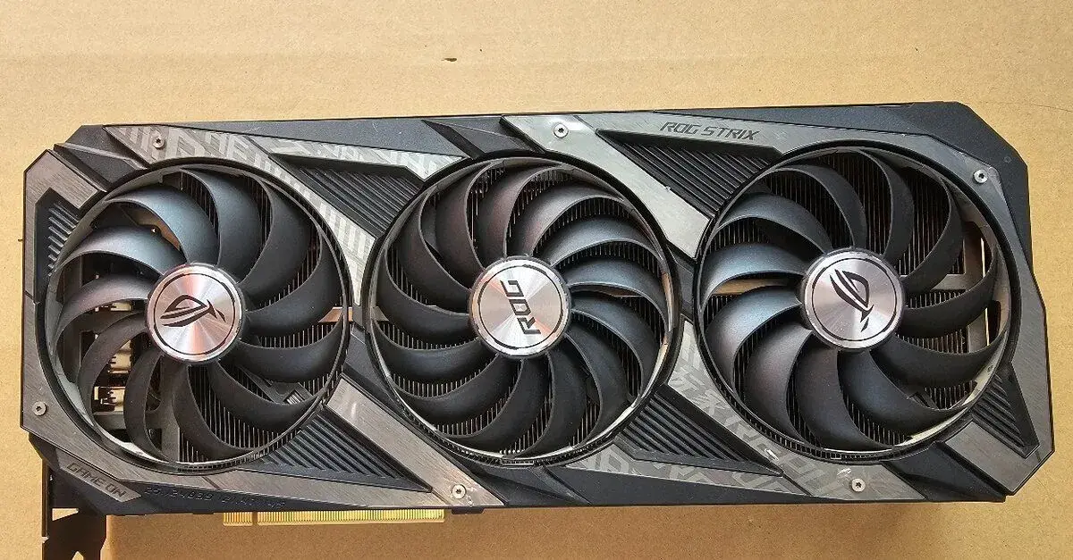 ASUS ROG STRIX GeForce RTX 3070 Ti O8G GAMING