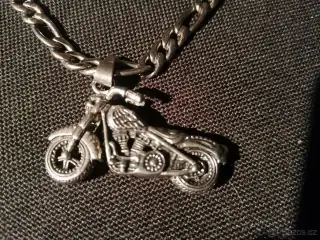 řetízek s přívěskem motorky chopper - chirurgická ocel