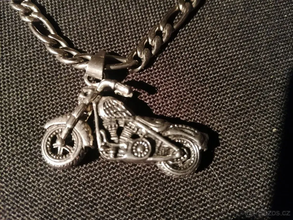 řetízek s přívěskem motorky chopper - chirurgická ocel