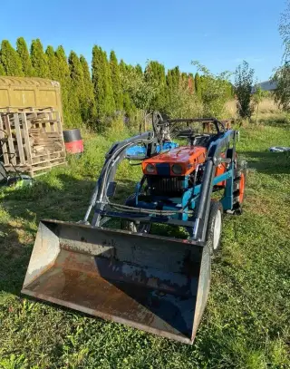Kubota b6000 s čelním nakladačem