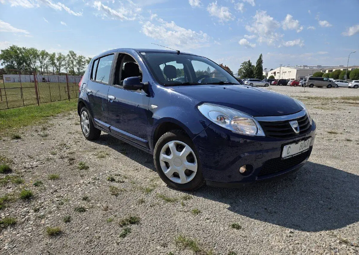 Dacia Sandero – 2009, 180 000 km