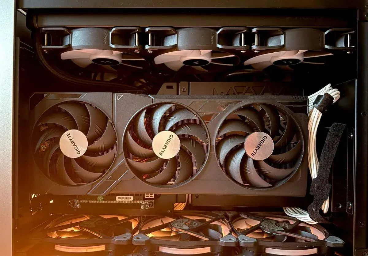 GIGABYTE GeForce RTX 4090 WINDFORCE V2 24G