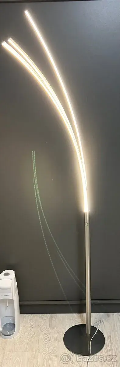 LED stmívatelná stojací lampa