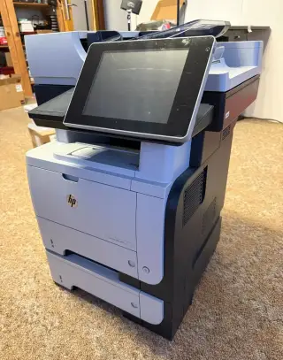 HP LaserJet Enterprise 500 MFP M525f - Nový toner