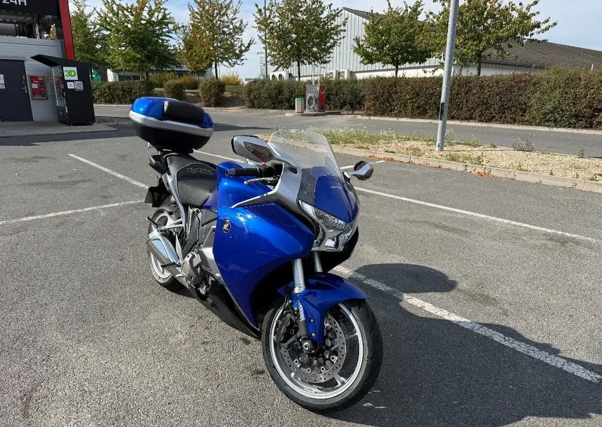 HONDA VFR 1200FD