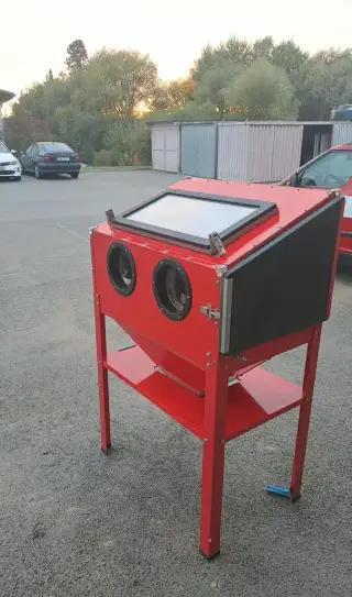 Pískovací box 220l