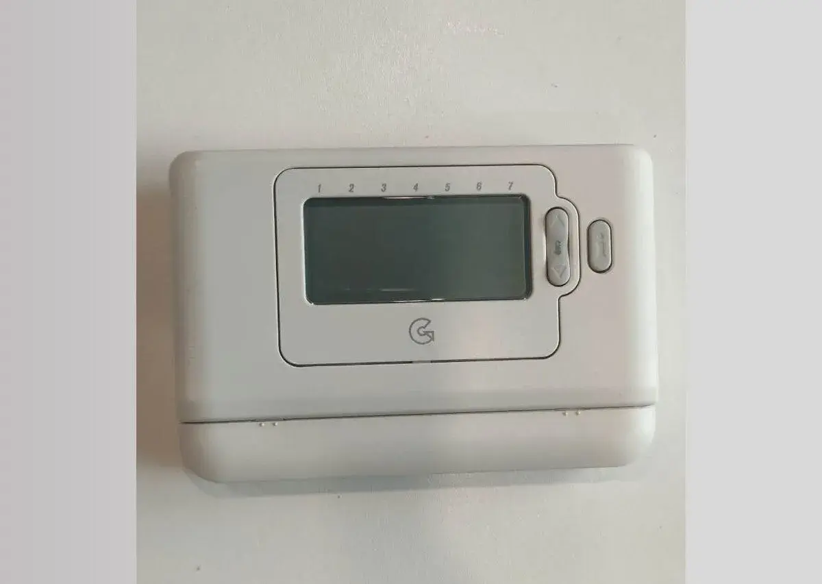 PROSTOROVÝ TERMOSTAT HONEYWELL CM707