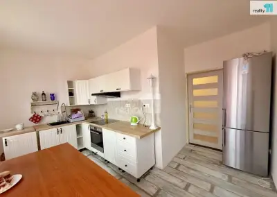 Pronájem byt 2+1, 60m2, OV, sklep, kůlna, Hlinky, Stanovive
